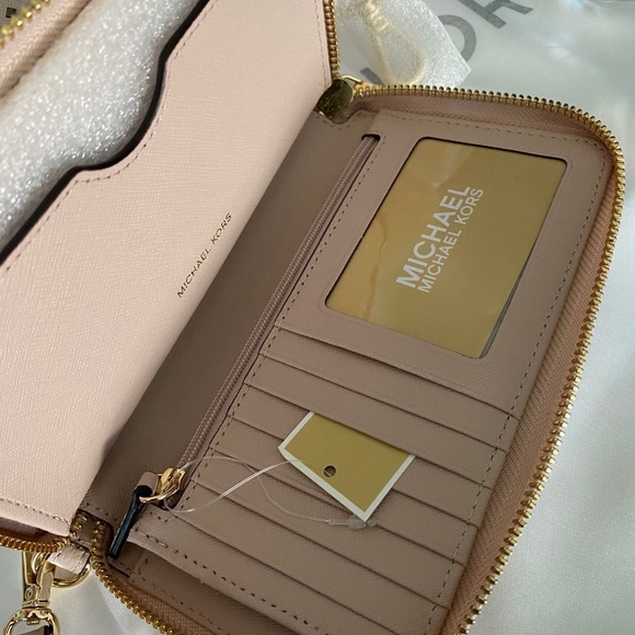 Michael Kors Perforated Selma Satchel with wallet - Picture 7 of 8